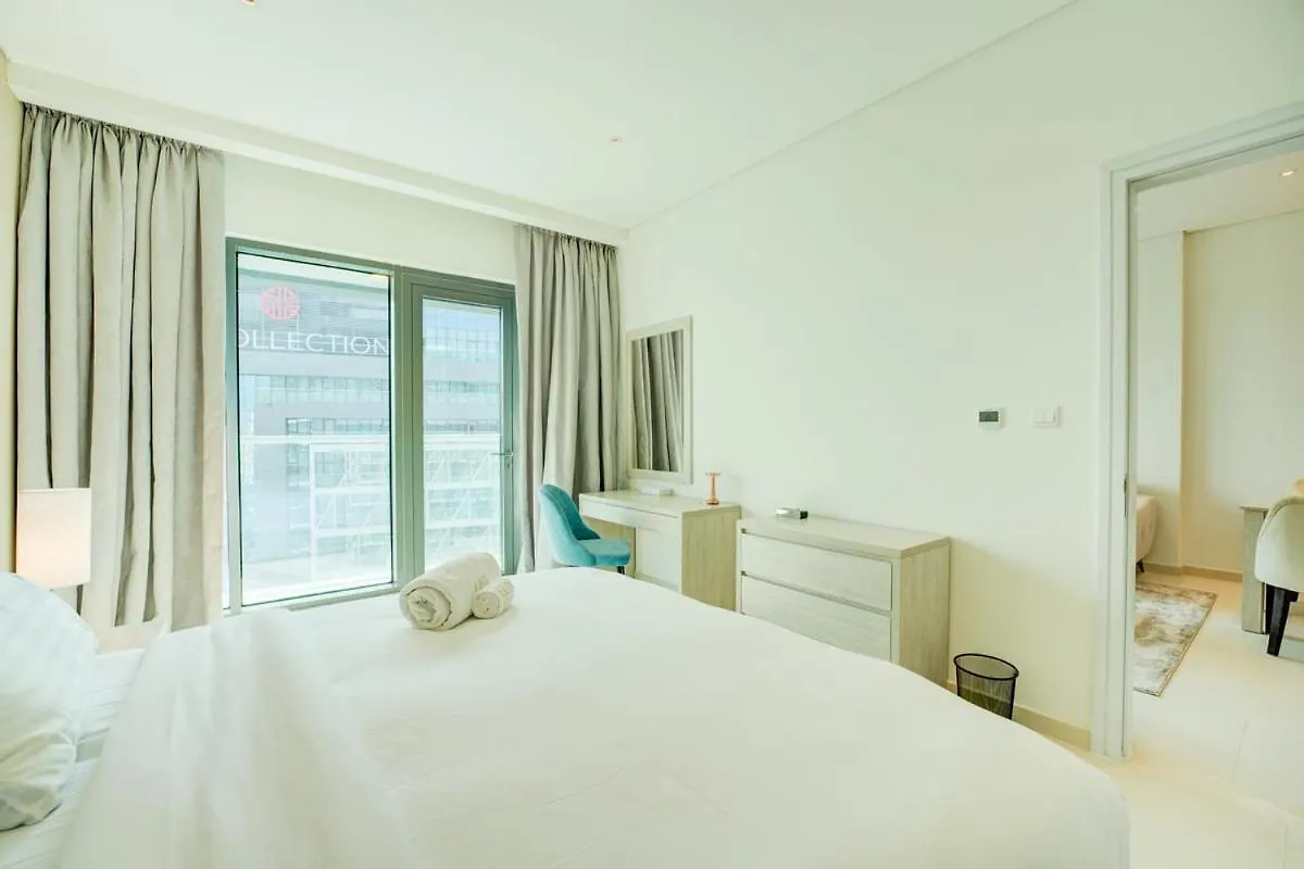 Seven Palm 1 Bed With Rooftop Infinity Pool Dubai United Arab Emirates