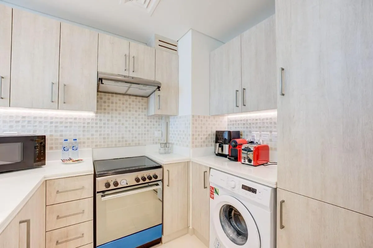 Seven Palm 1 Bed With Rooftop Infinity Pool Dubai