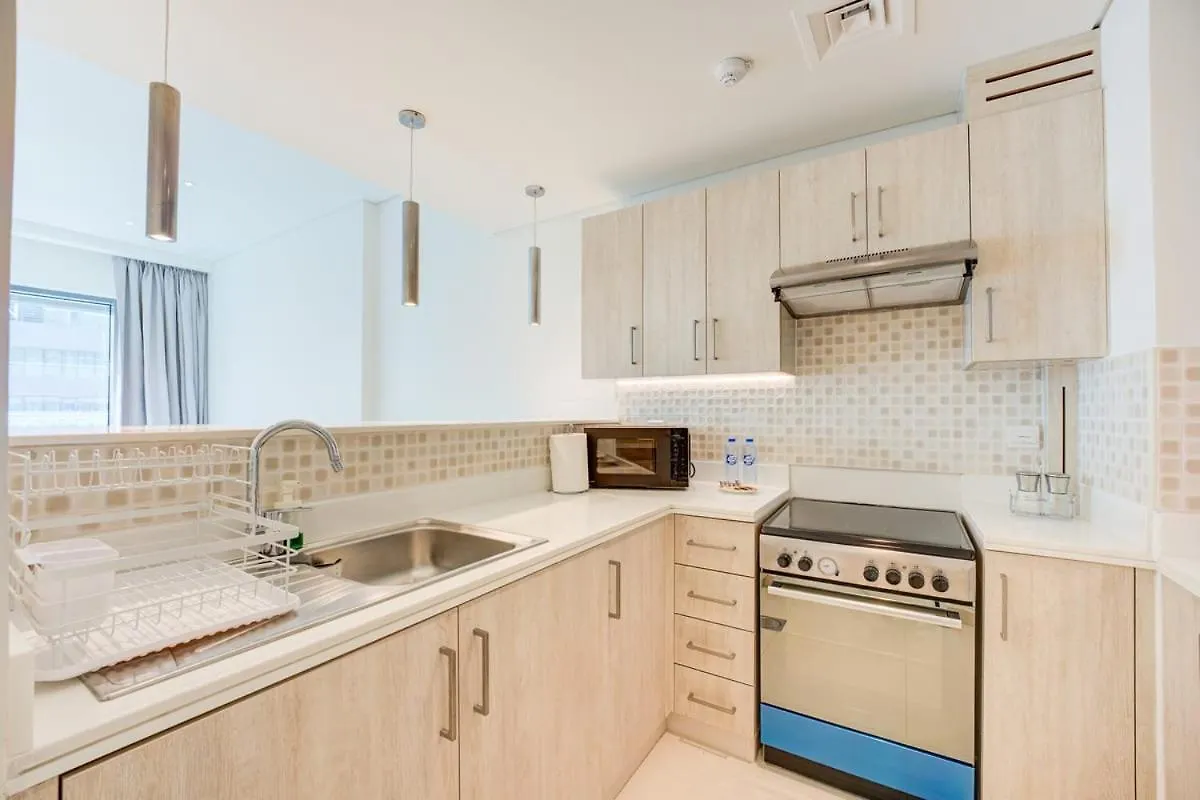 Seven Palm 1 Bed With Rooftop Infinity Pool Dubai Apartment