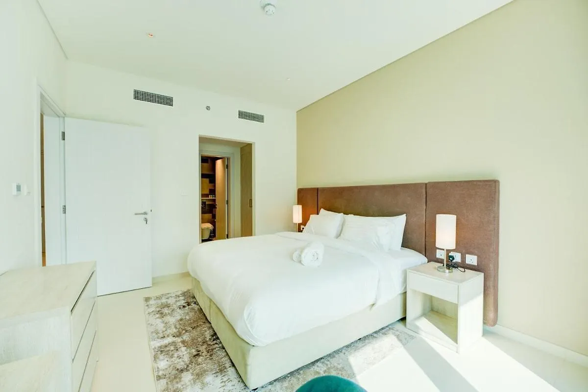 Seven Palm 1 Bed With Rooftop Infinity Pool Dubai